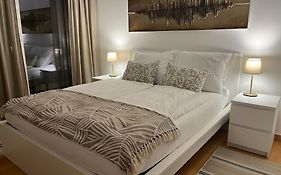 Relax & Lounge Apartments